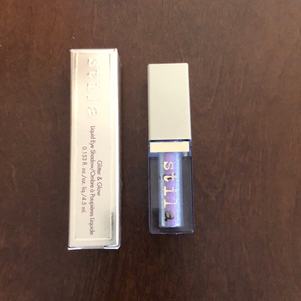 STILA liquid eyeshadow in “Gypsy”